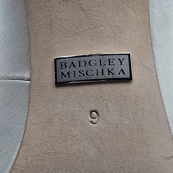 Badgley Mischka Kiara Open Toe Wedding Satin Crystal Embellished High Heels Sz 9 - Picture 7 of 8